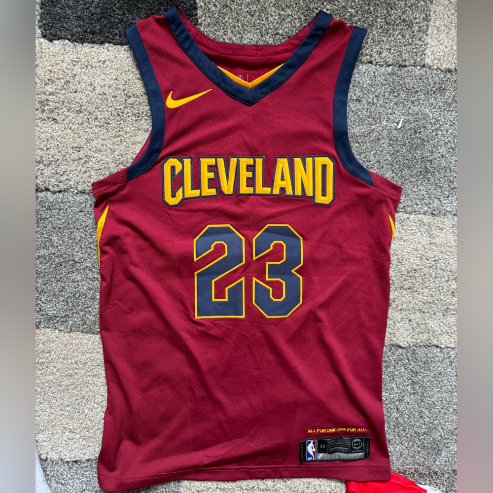 LEBRON JAMES JERSEY!! Size Small. In great condition.